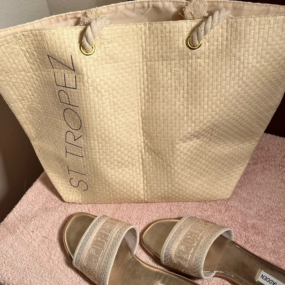 Steve Madden Gold Metallic Slide Sandals Size 7 Medium